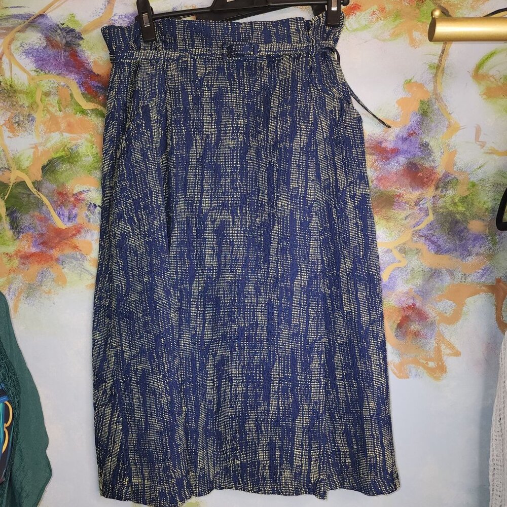 Eva Mendes Knee-Length Blue & Yellow Textured Skirt With Paper bag Waist and Bel